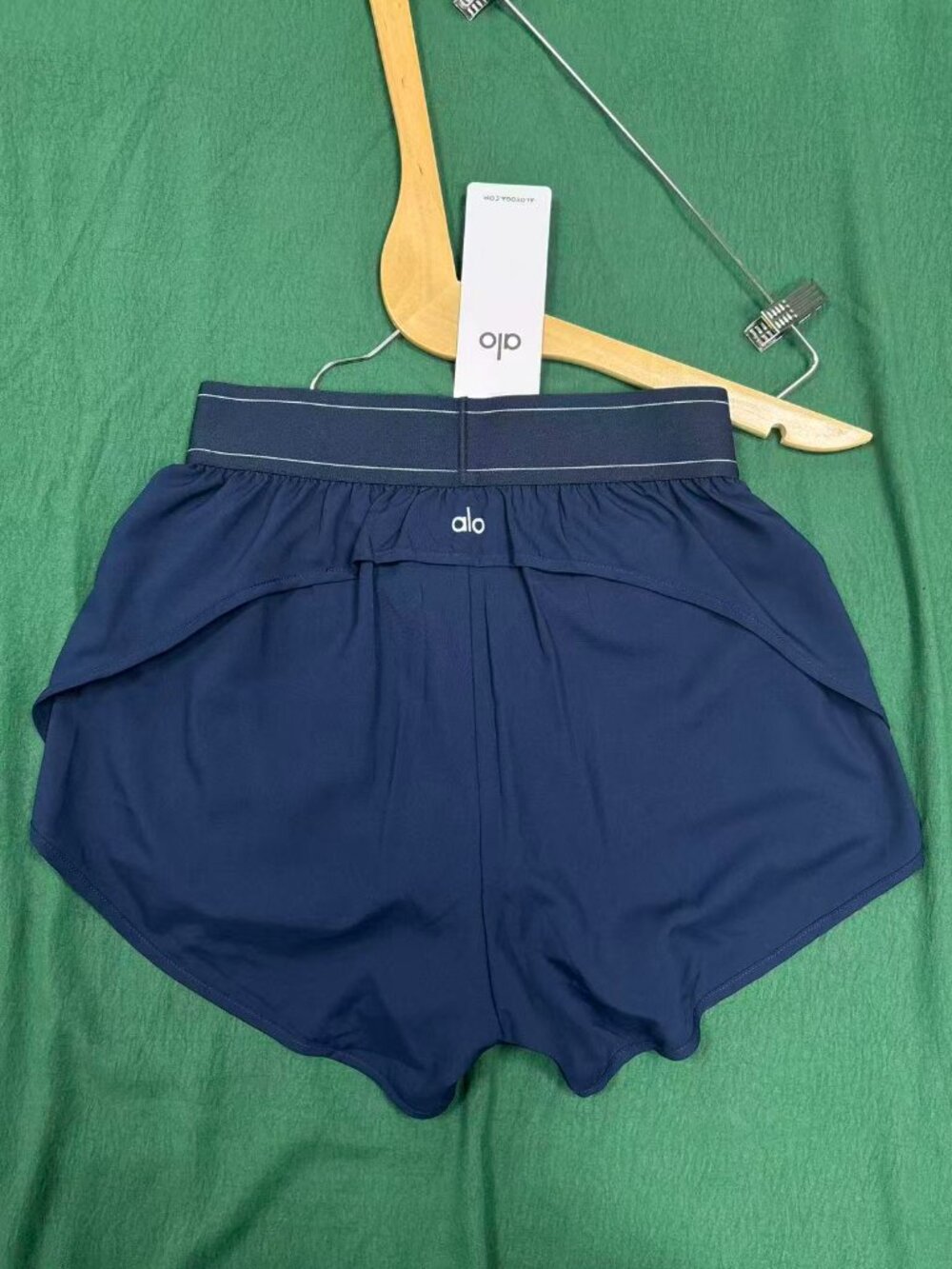🎾Alo Collegiate Style Tennis Shorts Navy Blue Youthful Energetic and Versatile - Picture 3 of 10
